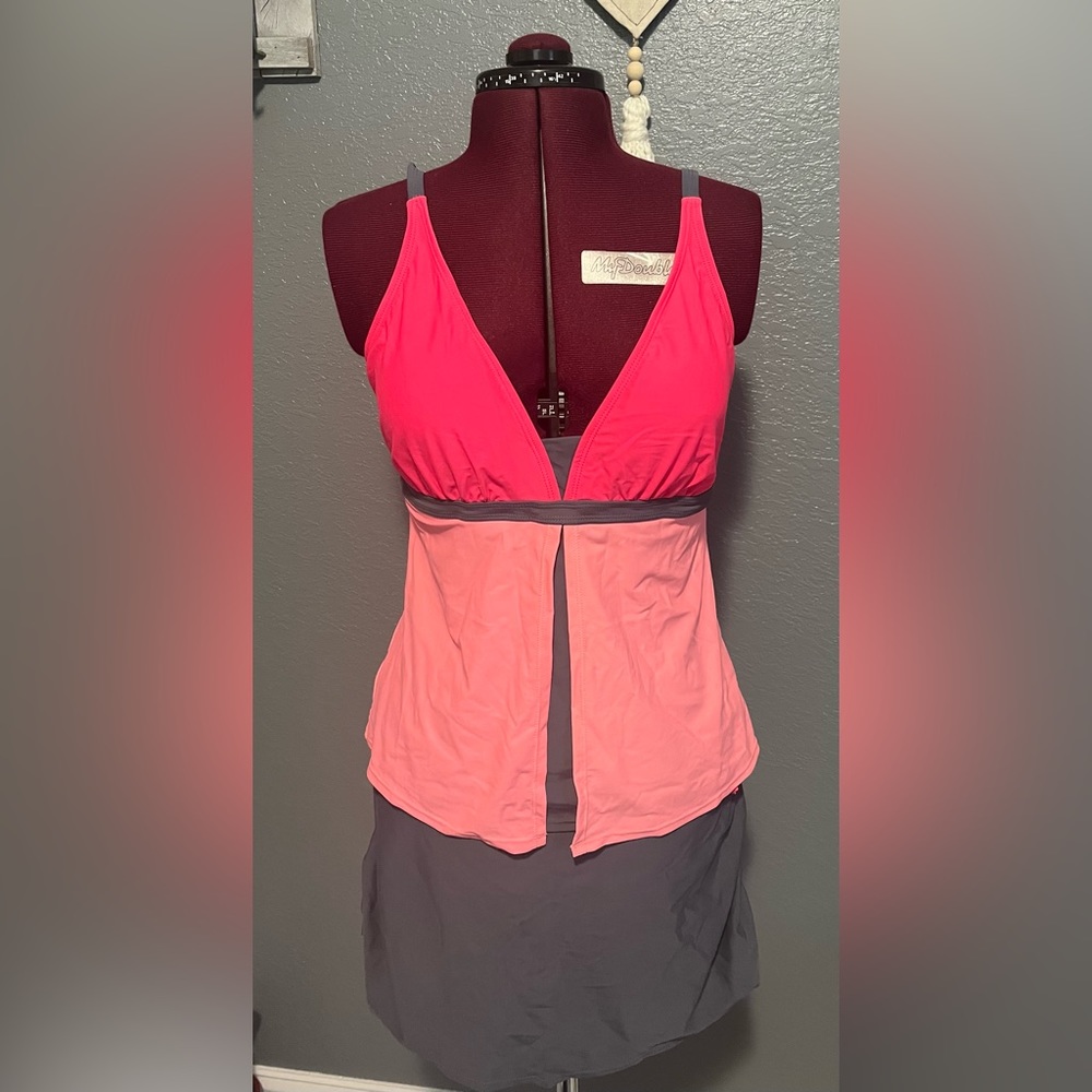 Women’s swimsuit size large